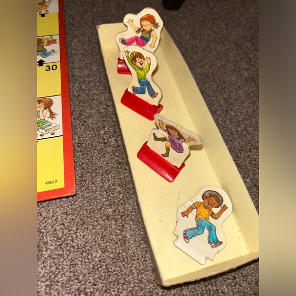 Chutes & Ladders Game by Milton Bradley - 1979 Nice Condition - Picture 4 of 9